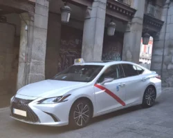 Taxi Mercedes Premium Madrid Taxi Lexus en Madrid