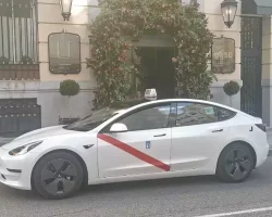 Taxi Mercedes Premium Madrid Taxi Tesla