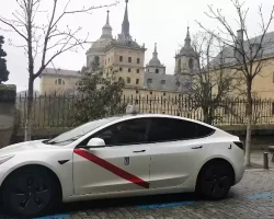 Taxi Mercedes Premium Madrid Taxi Tesla