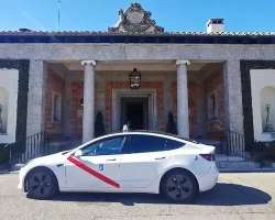 Taxi Mercedes Premium Madrid Taxi Tesla