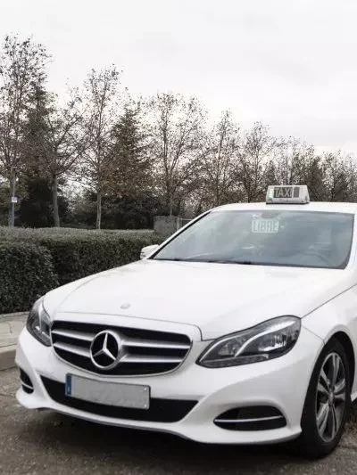 Taxi Mercedes Benz
